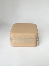 Cargar imagen en el visor de la galería, Mini Joyero de Viaje Personalizado