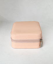 Cargar imagen en el visor de la galería, Mini Joyero de Viaje Personalizado