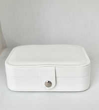 Cargar imagen en el visor de la galería, Joyero de Viaje Personalizado