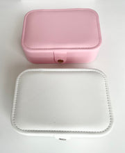 Cargar imagen en el visor de la galería, Joyero de Viaje Personalizado