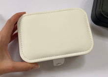 Cargar imagen en el visor de la galería, Joyero de Viaje Personalizado